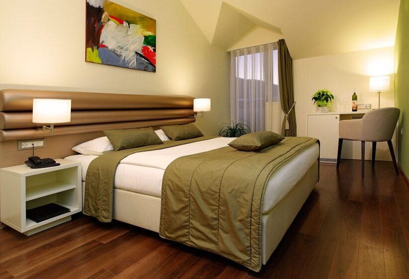 חדר סטנדרט, Korkyra