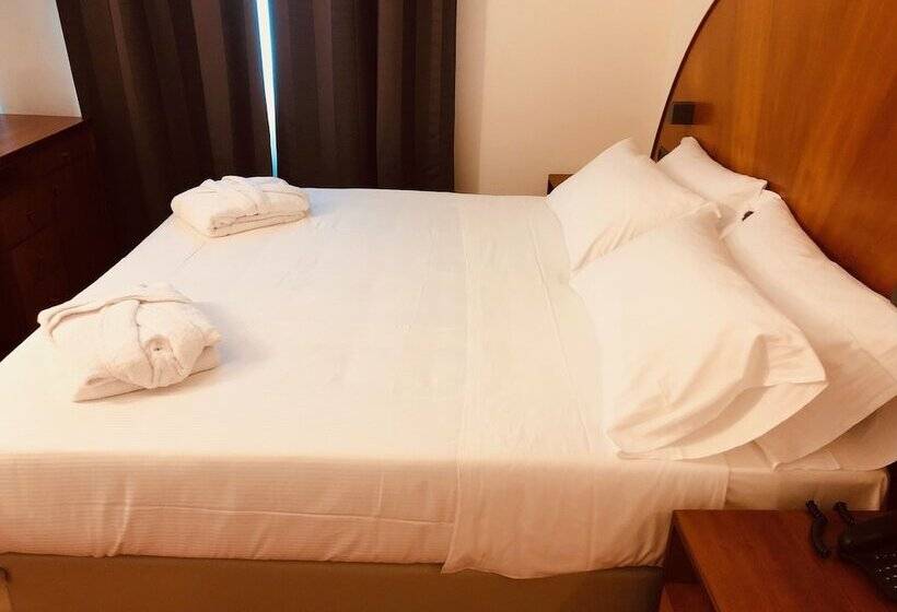 חדר סטנדרט, Kursaal