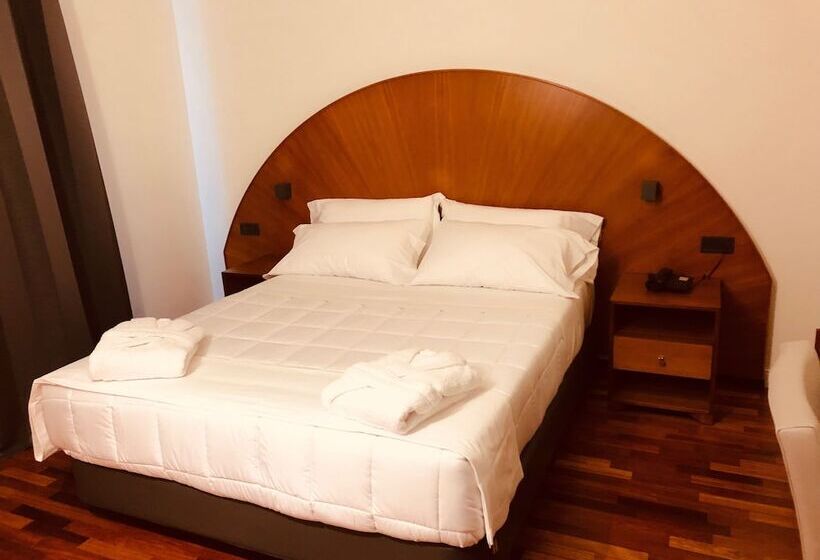 חדר סטנדרט, Kursaal