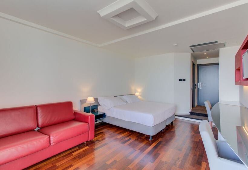 סוויטת ג'וניור נוף לים, Kursaal