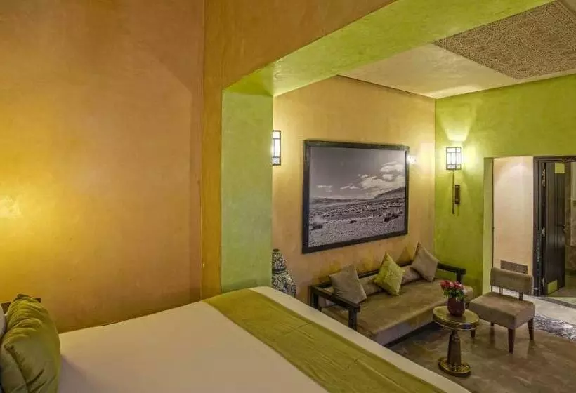 سوییت لوکس, Renaissance Boutique & Spa