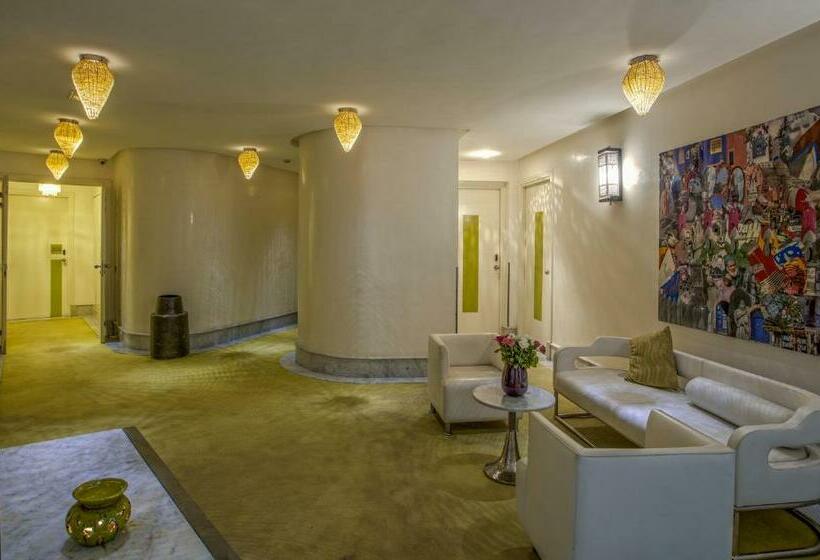 سوییت جونیور, Renaissance Boutique & Spa