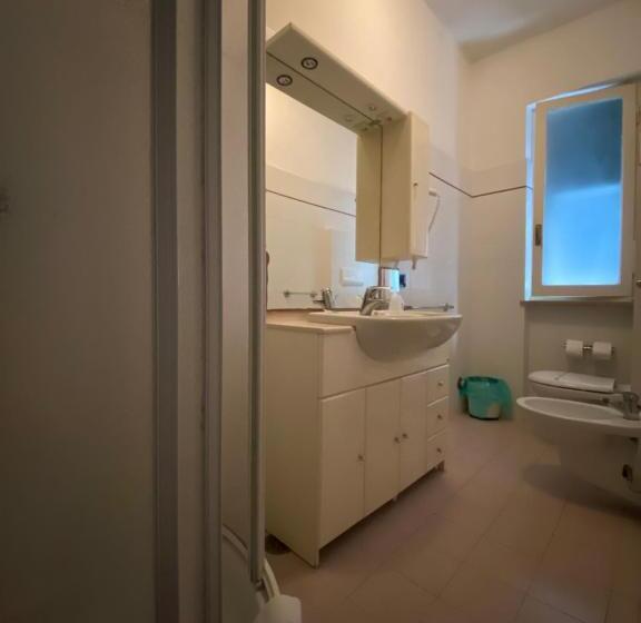 غرفة كومفورت, Leopold