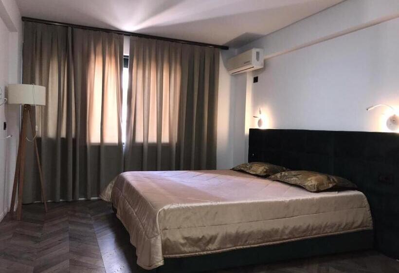 جناح ديلوكس, Lido