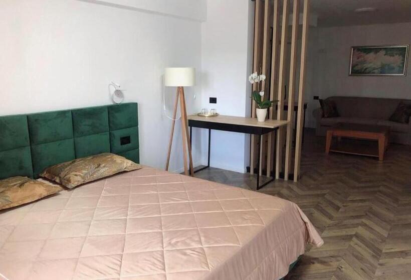 جناح ديلوكس, Lido