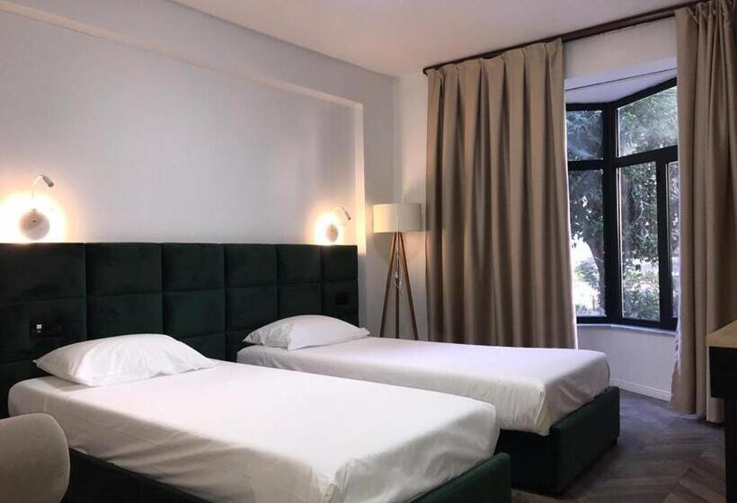 غرفة قياسية فردية, Lido