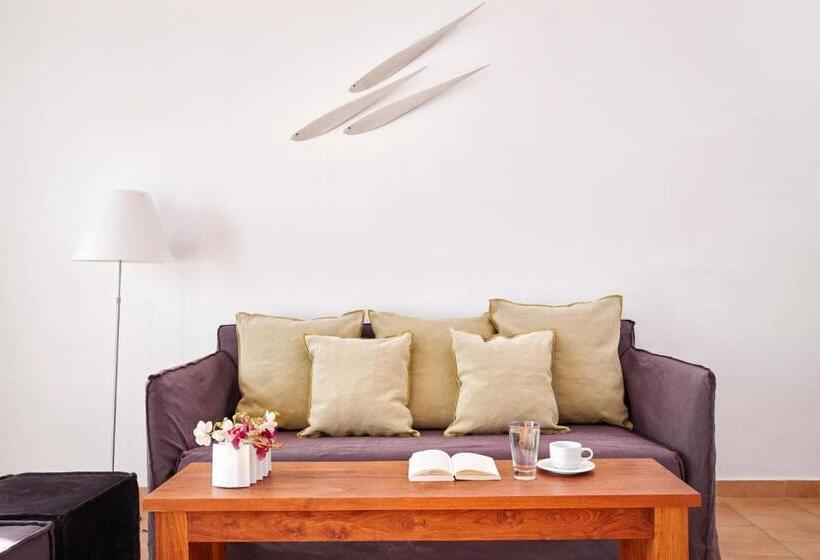 可观景的小型套房, Manos Small World