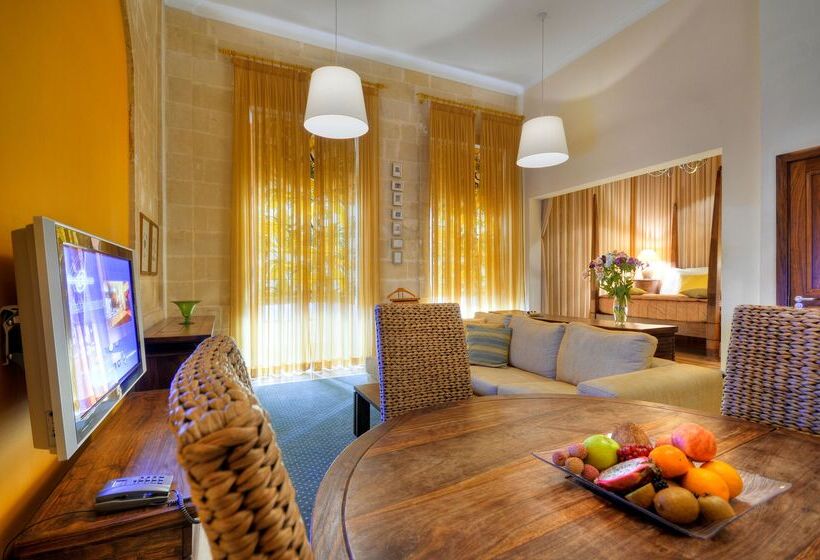 سوییت سوپریور, Ax Palazzo Capua