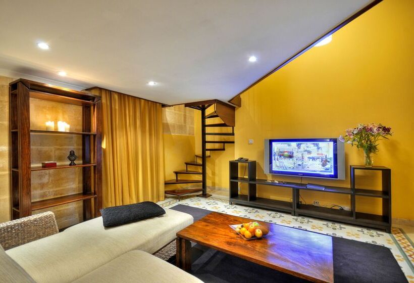 سوییت لوکس, Ax Palazzo Capua