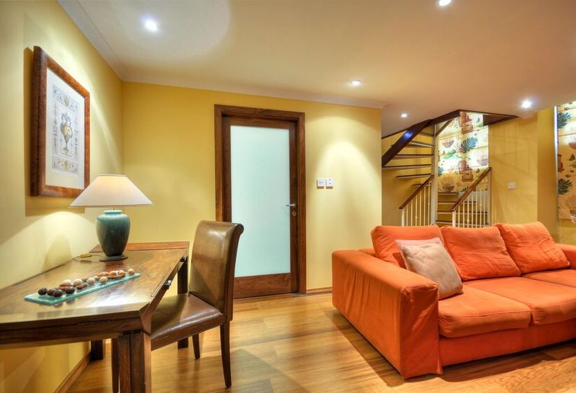 سوییت لوکس, Ax Palazzo Capua