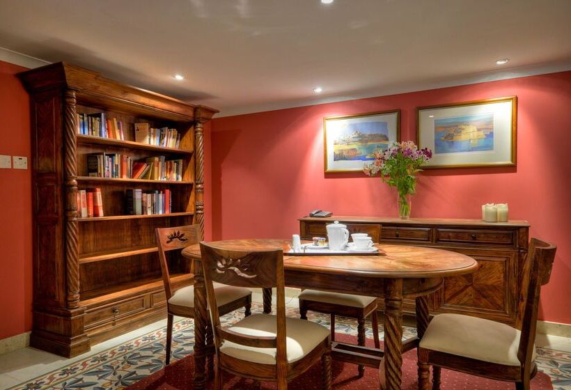 سوییت سوپریور, Ax Palazzo Capua