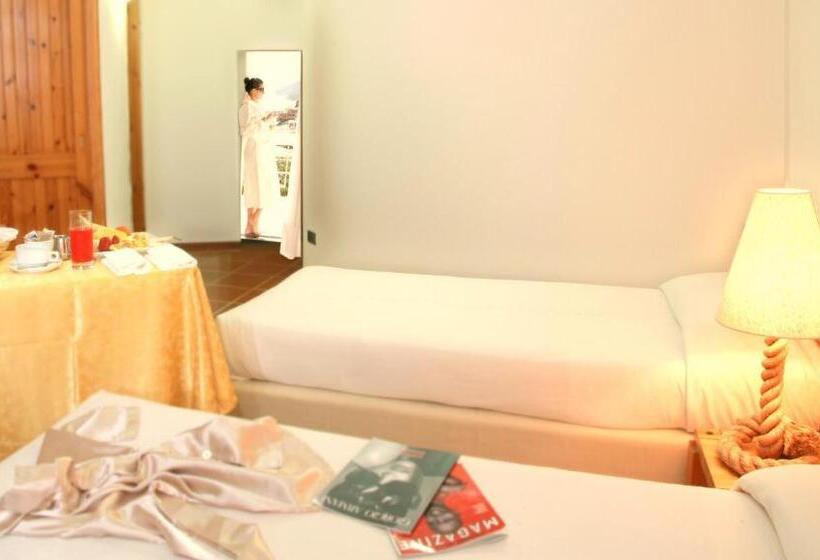 חדר סטנדרט לשלושה, Pop