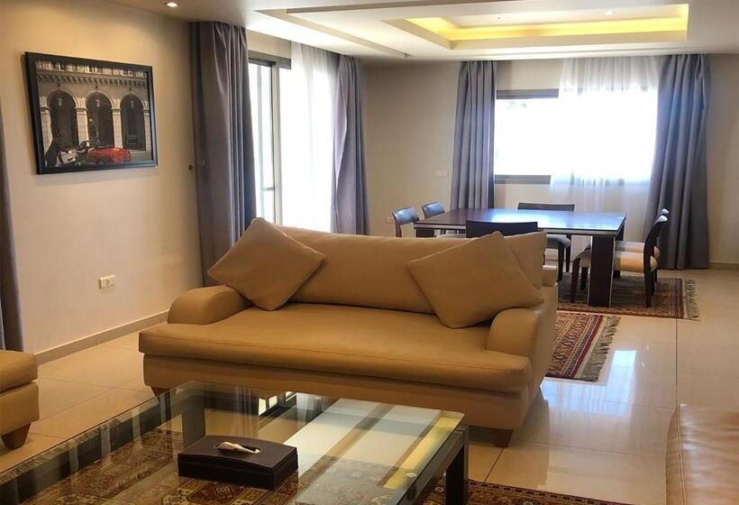 דירת פנטהאוז 2 חדרי שינה, The Parisian