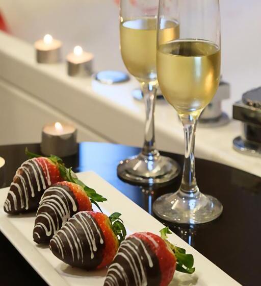 סוויטה נוף לים, The Parisian