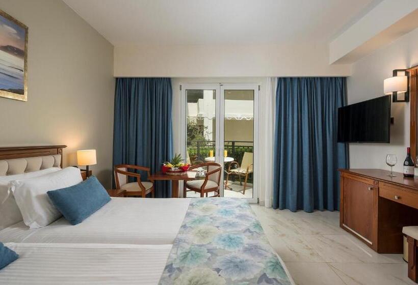 スタンダードルーム, Vantaris Palace