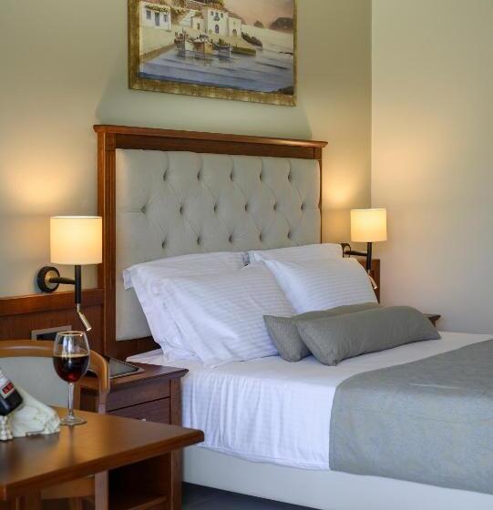 サイドオーシャンビュースタンダードルーム, Vantaris Palace