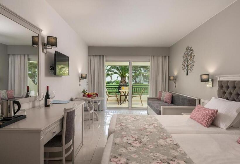 サイドオーシャンビュースタンダードルーム, Vantaris Palace