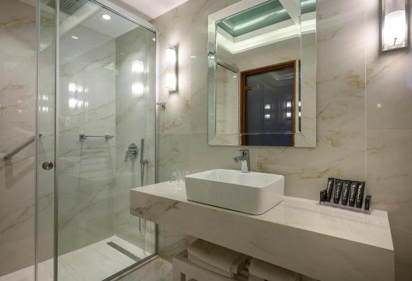 オーシャンビュージュニアスイート, Vantaris Palace