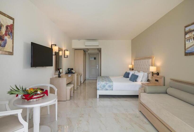 プール付きジュニアスイート, Vantaris Palace