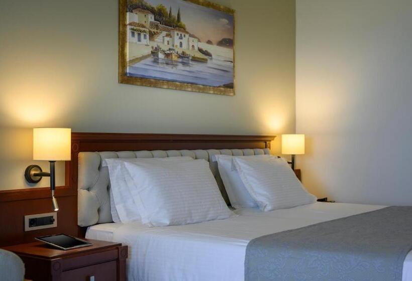 オーシャンビュースタンダードルーム, Vantaris Palace