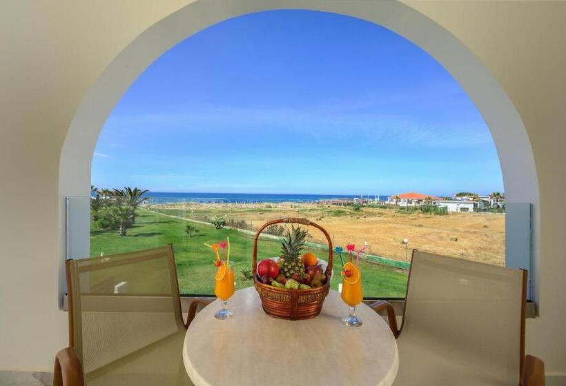 オーシャンビュースタンダードルーム, Vantaris Palace