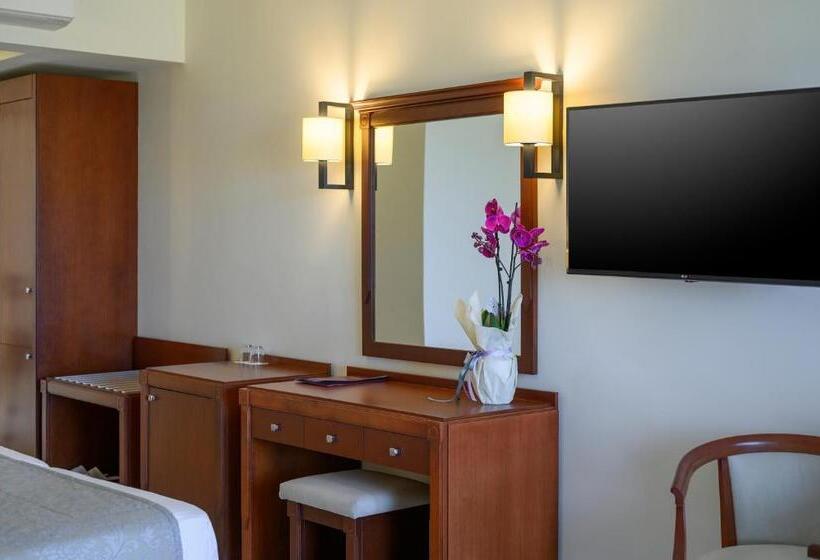 オーシャンビュースタンダードルーム, Vantaris Palace