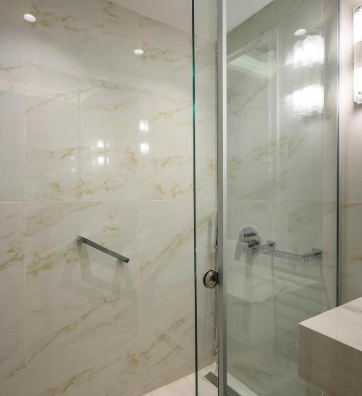 オーシャンビュースタンダードルーム, Vantaris Palace