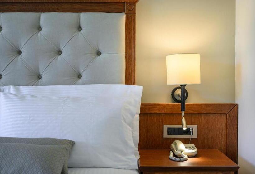 エコノミールーム, Vantaris Palace