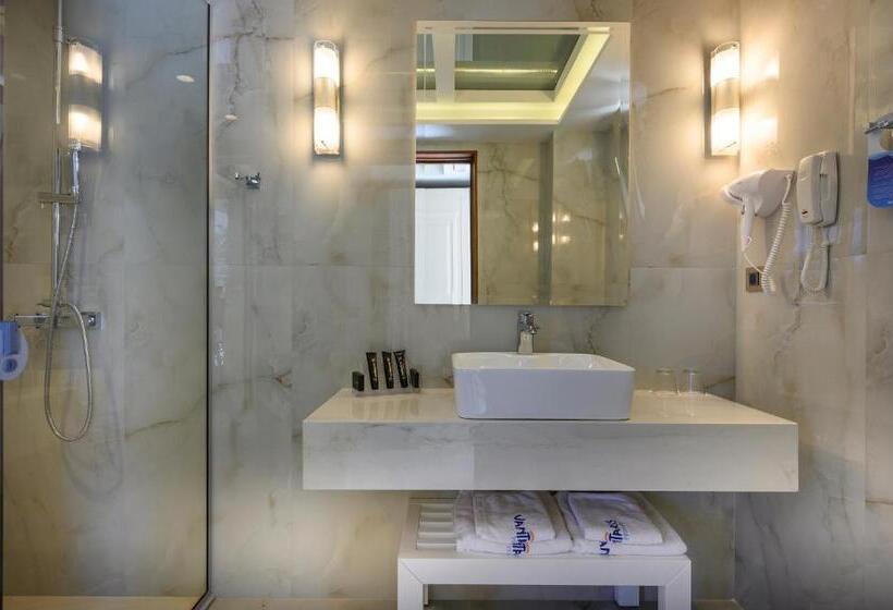 ファミリールーム, Vantaris Palace