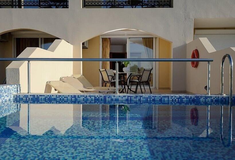 プール付きジュニアスイート, Vantaris Palace