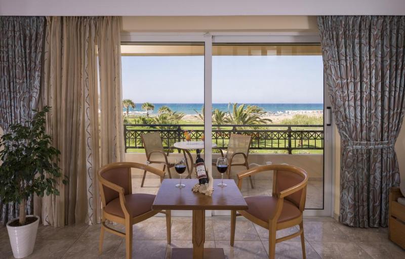 オーシャンビュージュニアスイート, Vantaris Palace