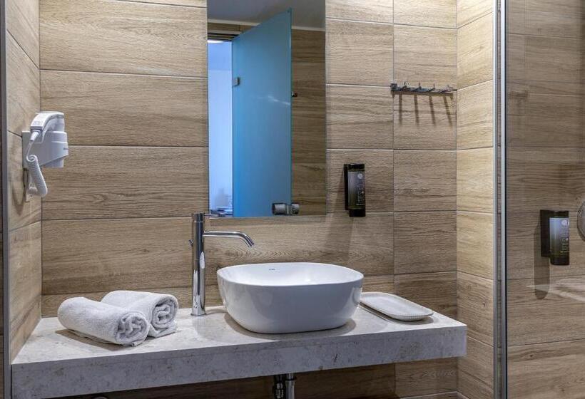 디럭스 스위트, Pelopas