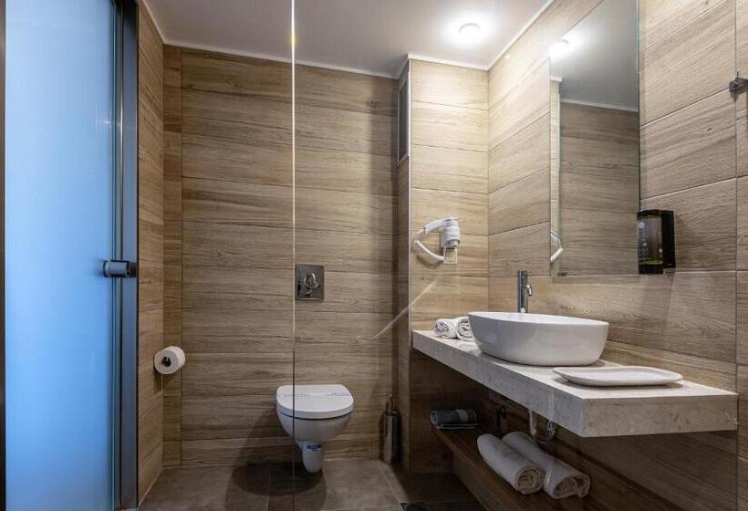 디럭스 스위트, Pelopas