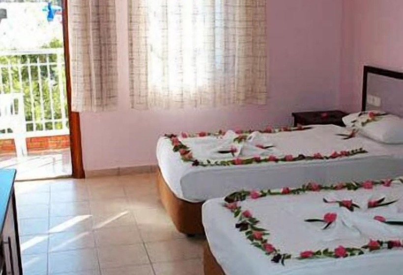 Номер Стандарт Трехместный, Tolay Hotel