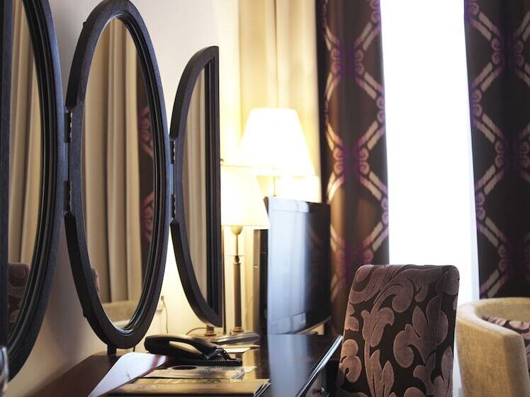 اتاق سوپریور یک تخته, Brovaria