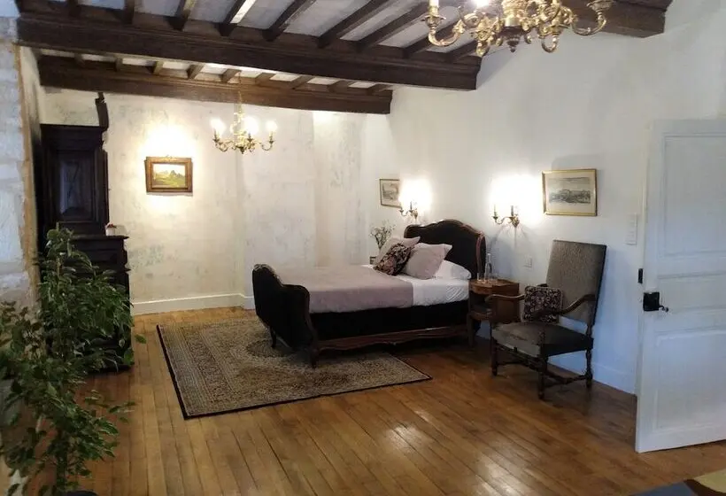 سوییت لوکس, Chateau De Balsac