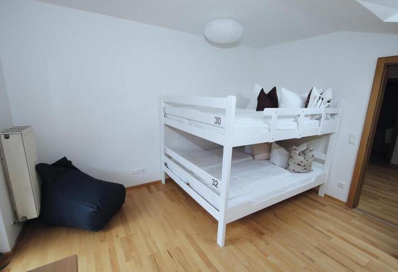 Семейный Номер Вид на Горы, Berg Blick Jugendherberge Mit Privatzimmer