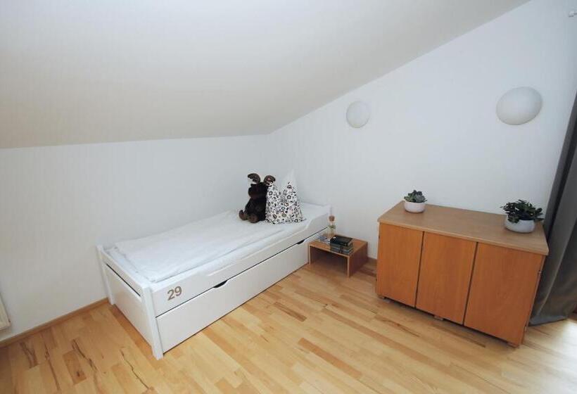 Семейный Номер Вид на Горы, Berg Blick Jugendherberge Mit Privatzimmer