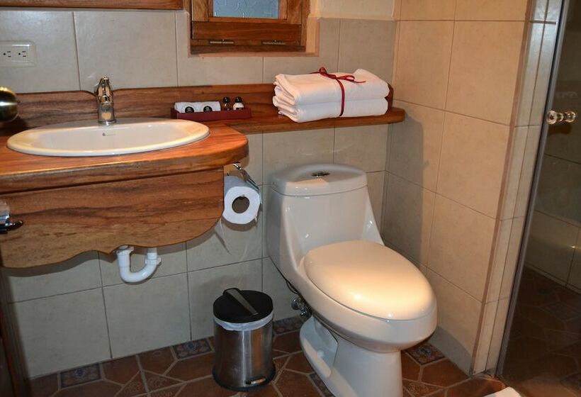 غرفة قياسية ثلاثية ذات اطلالة, Ilatoa Lodge