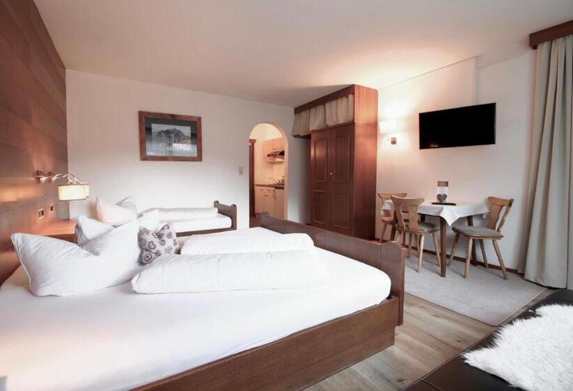 Standard Studio, Alpenhaus Monte