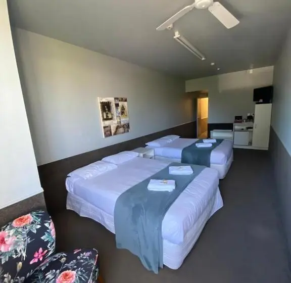 اتاق استاندارد با 2 تخت دوبل, Rotorua Citizens Club