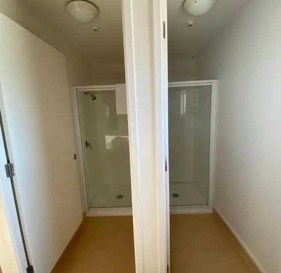 اتاق استاندارد با سرویس بهداشتی مشترک, Rotorua Citizens Club