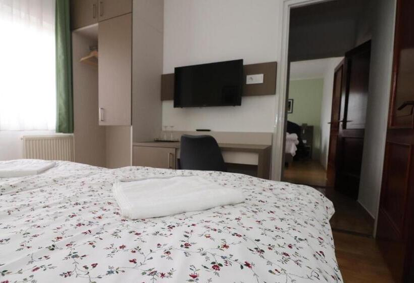 带阳台标准四人间, Villa Galagonya I. Ii