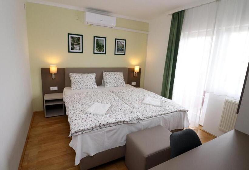 带阳台标准四人间, Villa Galagonya I. Ii