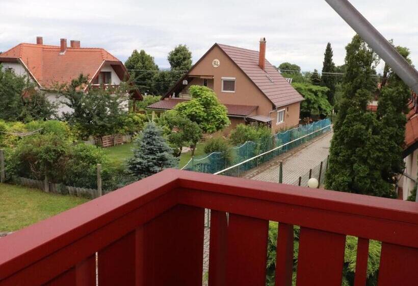 带阳台标准四人间, Villa Galagonya I. Ii