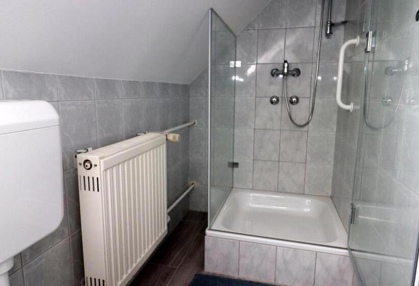 家庭间, Villa Galagonya I. Ii