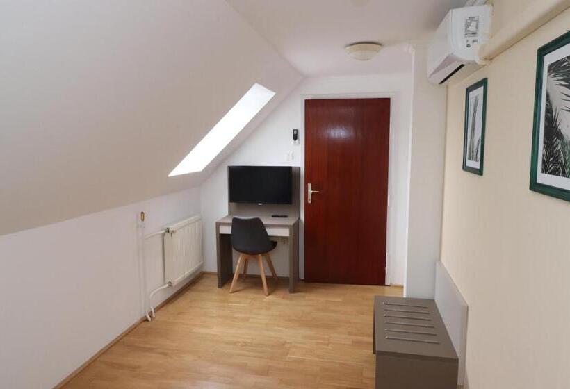 家庭间, Villa Galagonya I. Ii