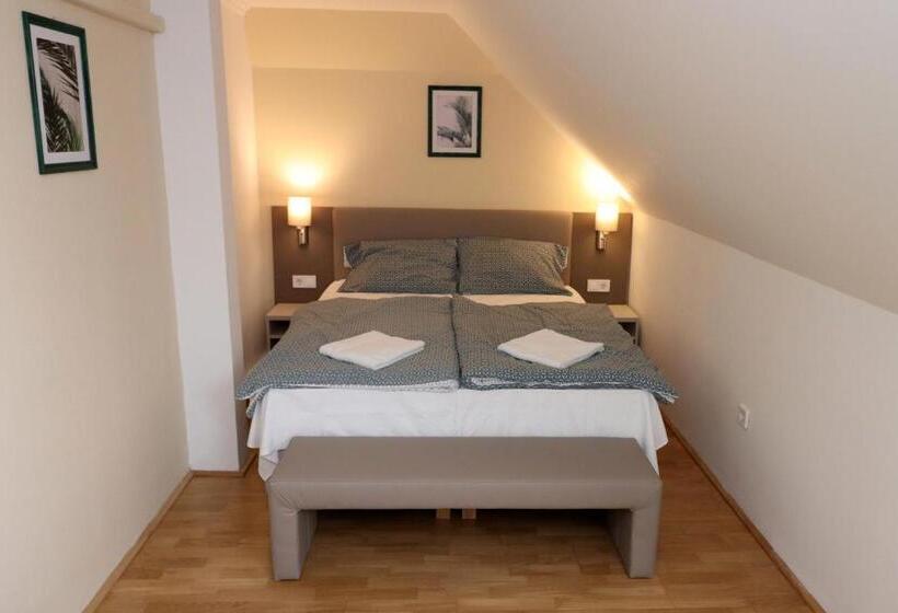 家庭间, Villa Galagonya I. Ii