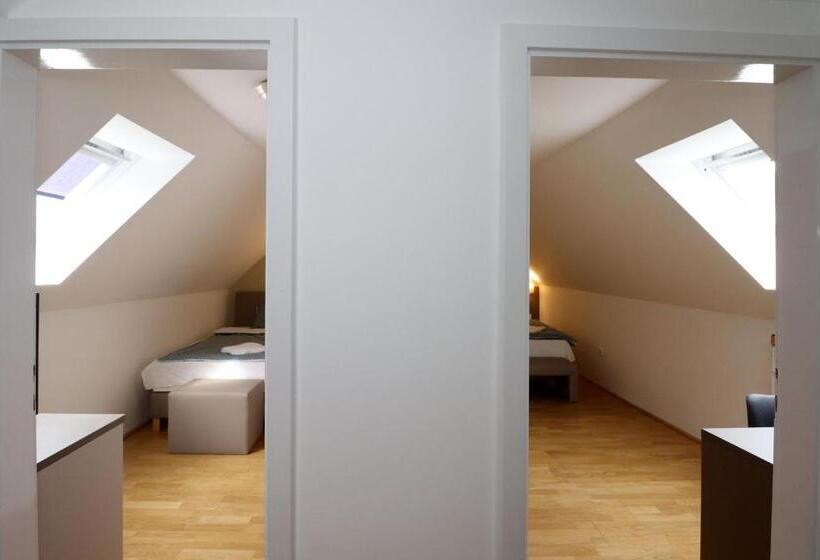 家庭间, Villa Galagonya I. Ii