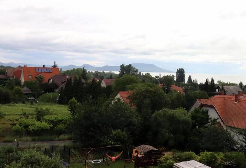 标准三人间, Villa Galagonya I. Ii